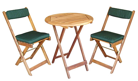 Stühle mit Kissen und Tisch für Balkon und Garten aus Akazienholz